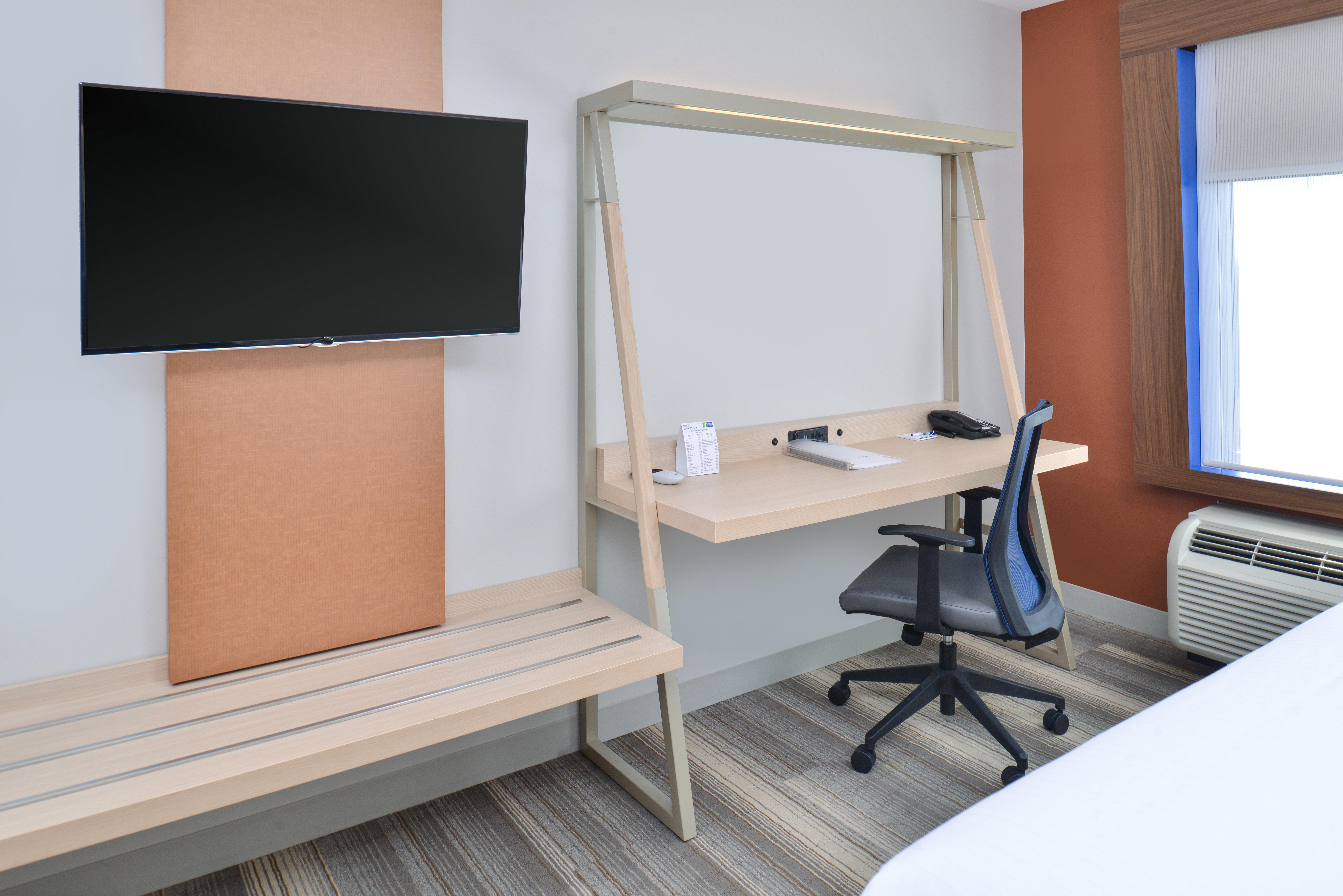 Holiday Inn Express & Suites Farmington Hills - Detroit By Ihg Exterior photo