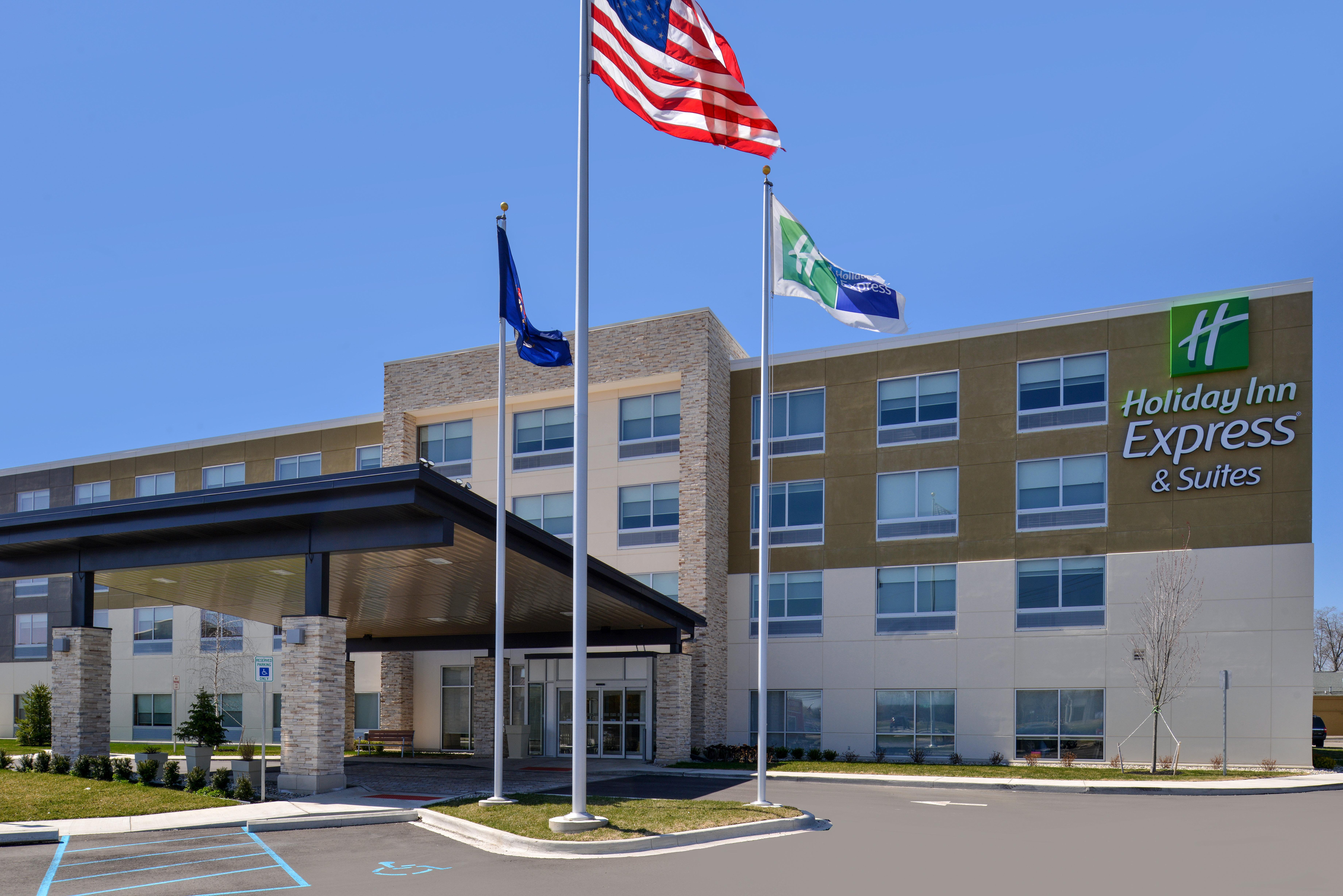Holiday Inn Express & Suites Farmington Hills - Detroit By Ihg Exterior photo